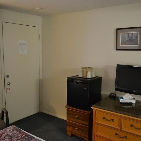 The Ship Motel Alexandria Bay Extérieur photo