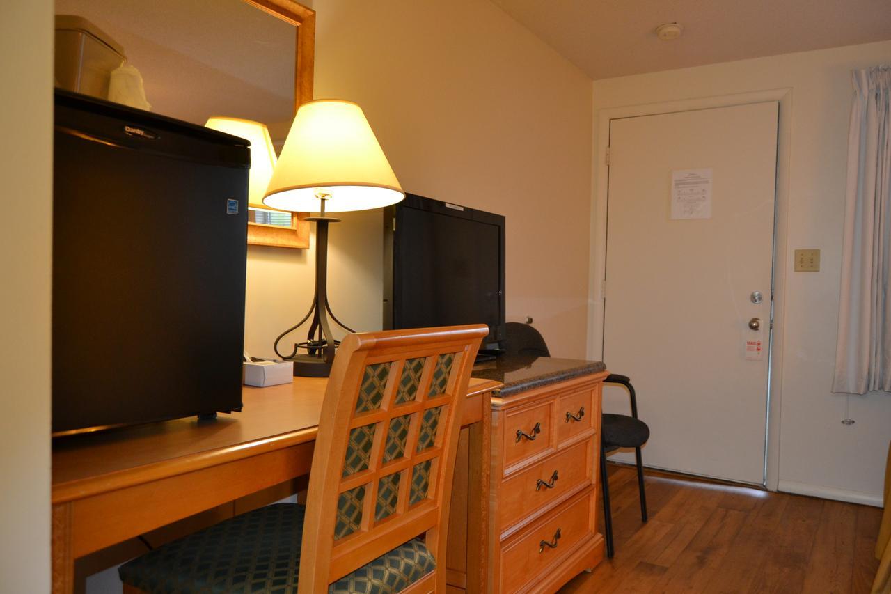 The Ship Motel Alexandria Bay Extérieur photo