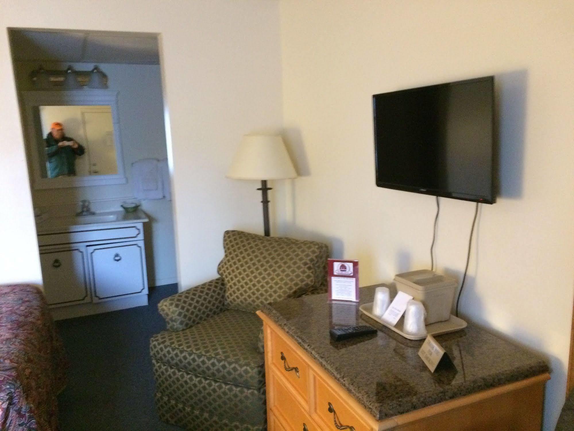 The Ship Motel Alexandria Bay Extérieur photo